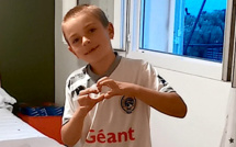 VIDEO - Confinement : Quand sonne 20 heures, le petit footballeur…