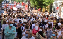 EN IMAGES - 2 500 personnes dans les rues d’Ajaccio pour demander davantage de moyens pour l’hôpital 