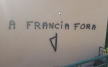 À Cervioni, des tags inscrits sur la façade de la trésorerie