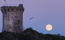 La photo du jour : clair de Lune sur la tour de Fautea