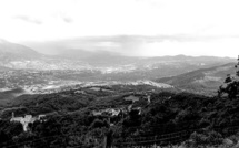 La photo du jour :  la vallée de la Gravona en noir et blanc