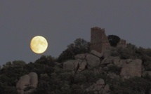 La photo du jour : pleine lune à San Ciprianu