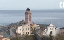 VIDEO - Les églises de Corse ont sonné le glas pour les victimes de l'attaque terroriste de Nice