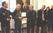 La médaille de la ville de Calvi pour Jean-Pierre Costa et Cédric  Therin