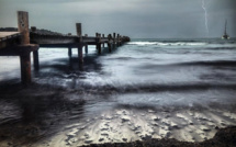 La photo du jour : par temps d'orage sur le ponton de Santa Ghjulia