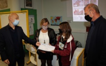 Collégienne à Calvi, Eva Eisenberg lauréate du concours régional et national "Bulles de mémoire"