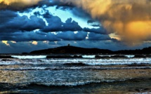 La photo du jour : la baie de Pinarello, l'île et sa tour génoise