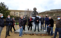 Festa di A Nazione : "Populu é Nazione" devant le buste de Pasquale Paoli à Ajaccio