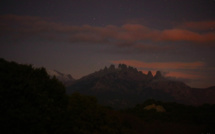 La photo du jour : les aiguilles de Bavella dans la nuit
