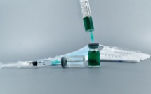 Covid-19 - La première dose de vaccin pour une femme de 78 ans