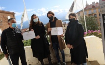 Deux lauréats au concours de vitrines de Calvi