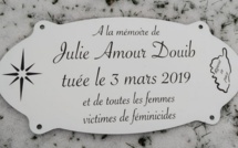 L'Ile-Rousse : une plaque sur le banc rouge de Julie Douib pour le deuxième anniversaire de sa mort