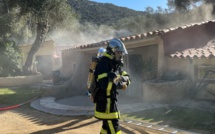 Un feu de toiture dans une maison à Lumio