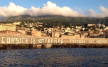 Bastia : Un tag géant vite effacé au Vieux-Port