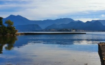 La photo du jour : blotti au fond du golfe, Saint-Florent