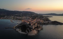 La photo du jour : quand la nuit tombe sur Calvi
