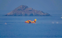 La photo du jour : coup chapeau aux pompiers du ciel