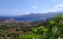 La photo du jour : la baie de Calvi vue de Notre Dame de la Serra