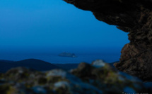 La photo du jour :  l'îlot de la Giraglia a la tombée de la nuit