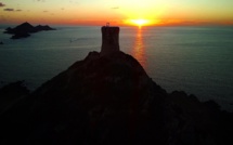 La photo du jour : A Parata, I Sanguinarii et un superbe coucher de soleil