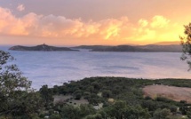 La photo du jour : Festival de couleurs au-dessus de Pinarellu