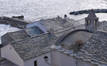 La photo du jour : les toits en teghje de Porticciolu