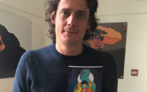 Prix littéraire Libri sparti : L'écrivain Bertrand Puard devant les collégiens corses à la médiathèque de Castagniccia