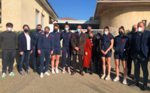 Rugby : le "Haka" de l'équipe de France féminine dévoilé aux scolaires de Folelli