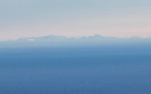 La photo du jour : la Corse vue du Rayol-Canadel-sur-Mer