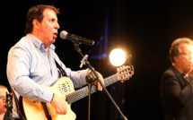 Istres : Menconi chante pour Lilou