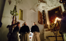 A Brandu, la confrérie Santa Croce à l'heure de l'office des ténèbres 