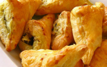 A table : chaussons aux blettes et olives noires