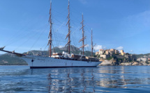 La photo du jour : Le "Sea cloud" et la citadelle de Calvi