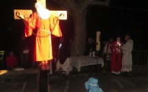 Vendredi Saint : Mgr de Germay célèbre u Catenacciu à Bisinchi