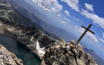 La photo du jour : la croix sommitale du Rotondu