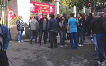 Postiers en grève à Ajaccio : Rassemblement devant la préfecture