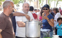 Soupe de poisson géante sur la place Paoli à L'Ile-Rousse