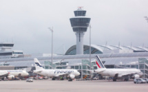 Grève des contrôleurs aériens : Un vol sur deux pourrait être annulé vendredi en France