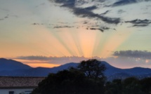 La photo du jour : les rayons, splendides, de la plaine de Cuttoli