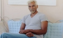 Satya Oblette dédicace "Une vie en 1000 morceaux, itinéraire d’un enfant adopté » à L'Ile-Rousse