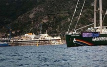 Concordia : Des effets sur la plage et des hydrocarbures au milieu de l'épave…