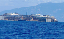 Au large de la Corse, dans le sillage du Concordia