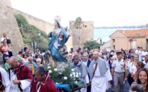 Procession de Sainte Marie à Calvi en présence de l’Evêque de Nice
