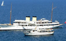 "Le Talitha" au mouillage en Balagne