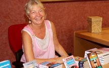 Nadine Monfils "invite" Mémé Cornemuse à la Bibliothèque-médiathèque municipale de Calvi