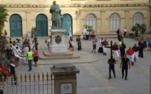 Une procession pour soutenir François Veyret-Passini opposant à l'exposition du Piss Christ