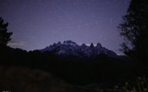 La photo du jour : Bavella, la neige et les étoiles