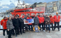 Les  Lion's Club de Bastia remettent un chèque de 6 000 € à la SNSM
