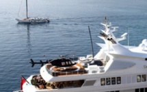 Le casse-tête d'un pilote d'hélicoptère pour se poser sur un yacht à Calvi