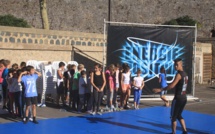 Les écoliers de Calvi à la découverte de la troupe des "Echos liés" !